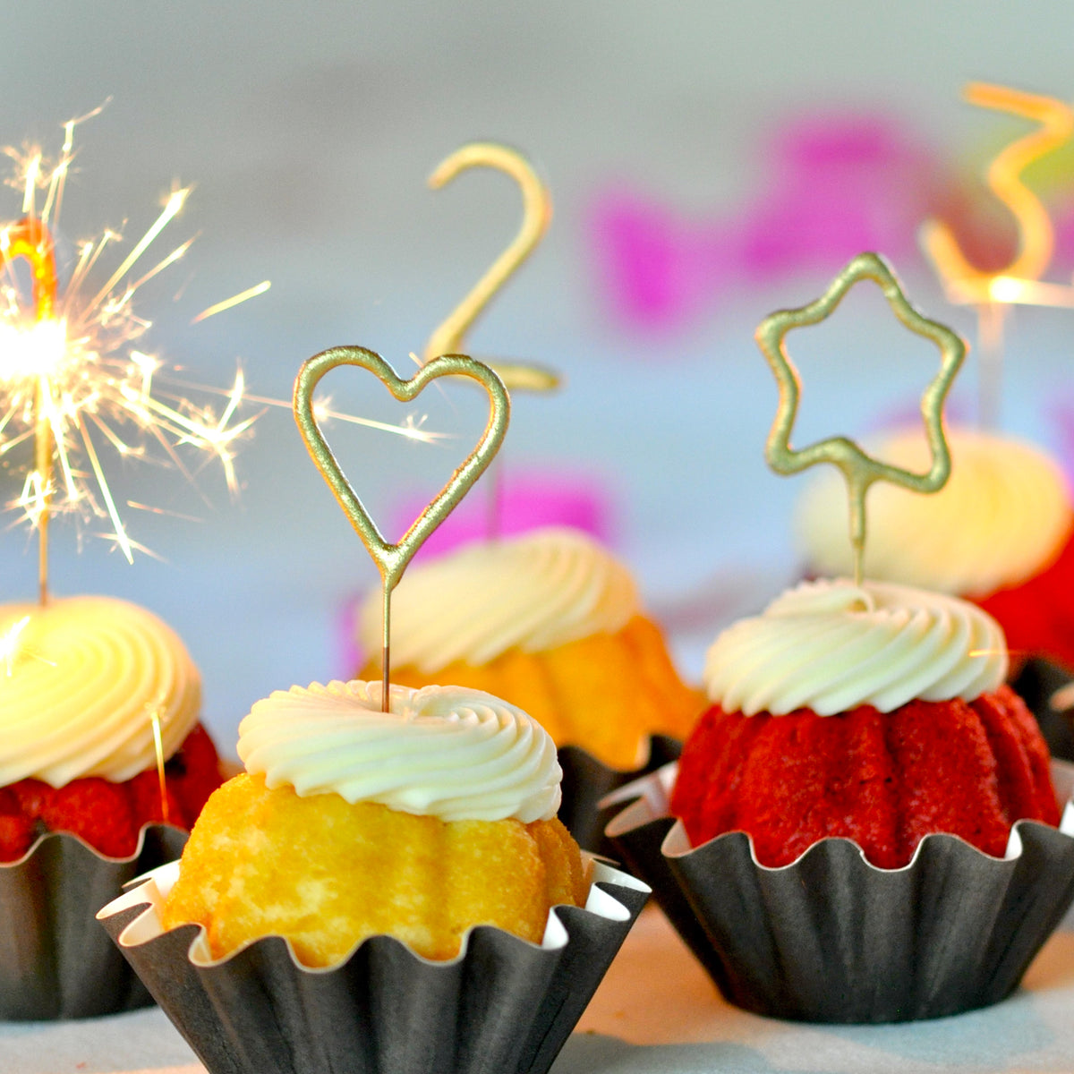 Mini Gold Heart Sparkler 4"